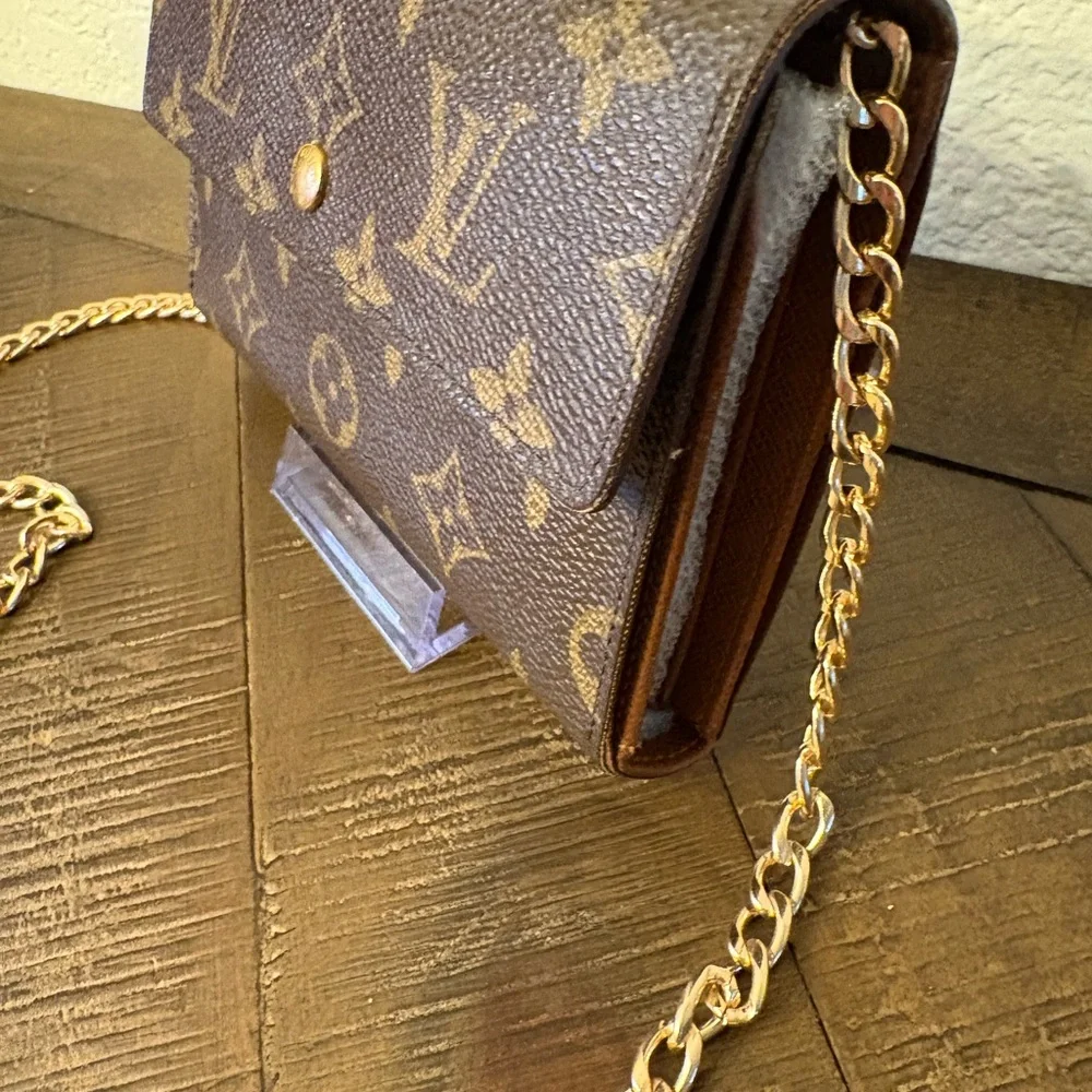 Turn your wallet into a crossbody inserts & chain - Picture 3 of 3